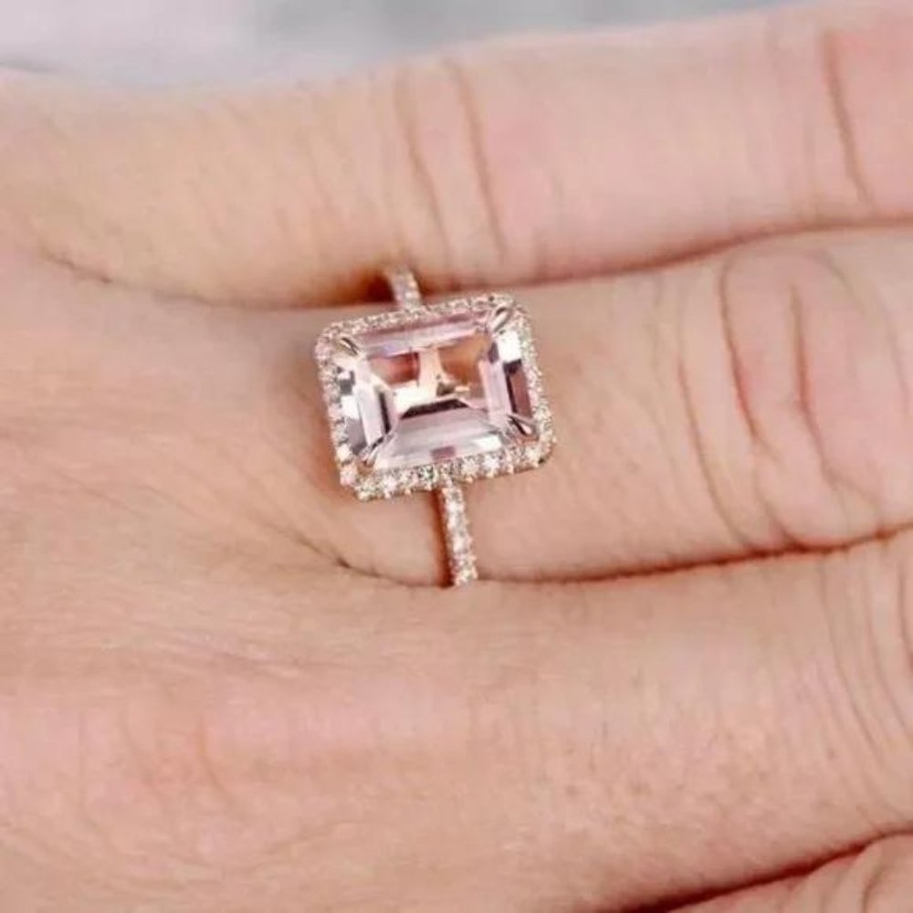 NEW 18K Rose Gold Square Halo Ring, beautiful Ring, shiny Ring - Picture 6 of 6